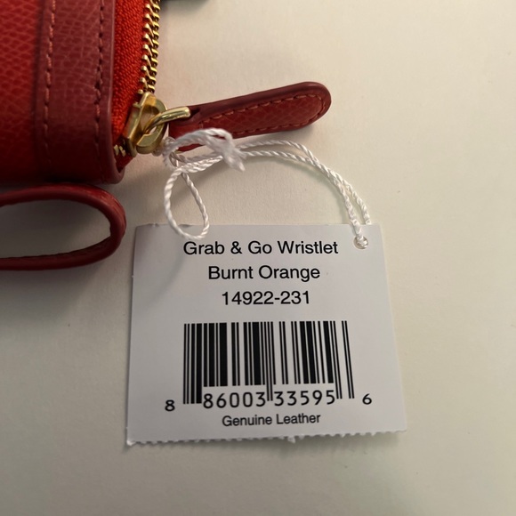 NEW - VERA BRADLEY LEATHER GRAB AND GO ZIP AROUND WRISTLET - Picture 4 of 7